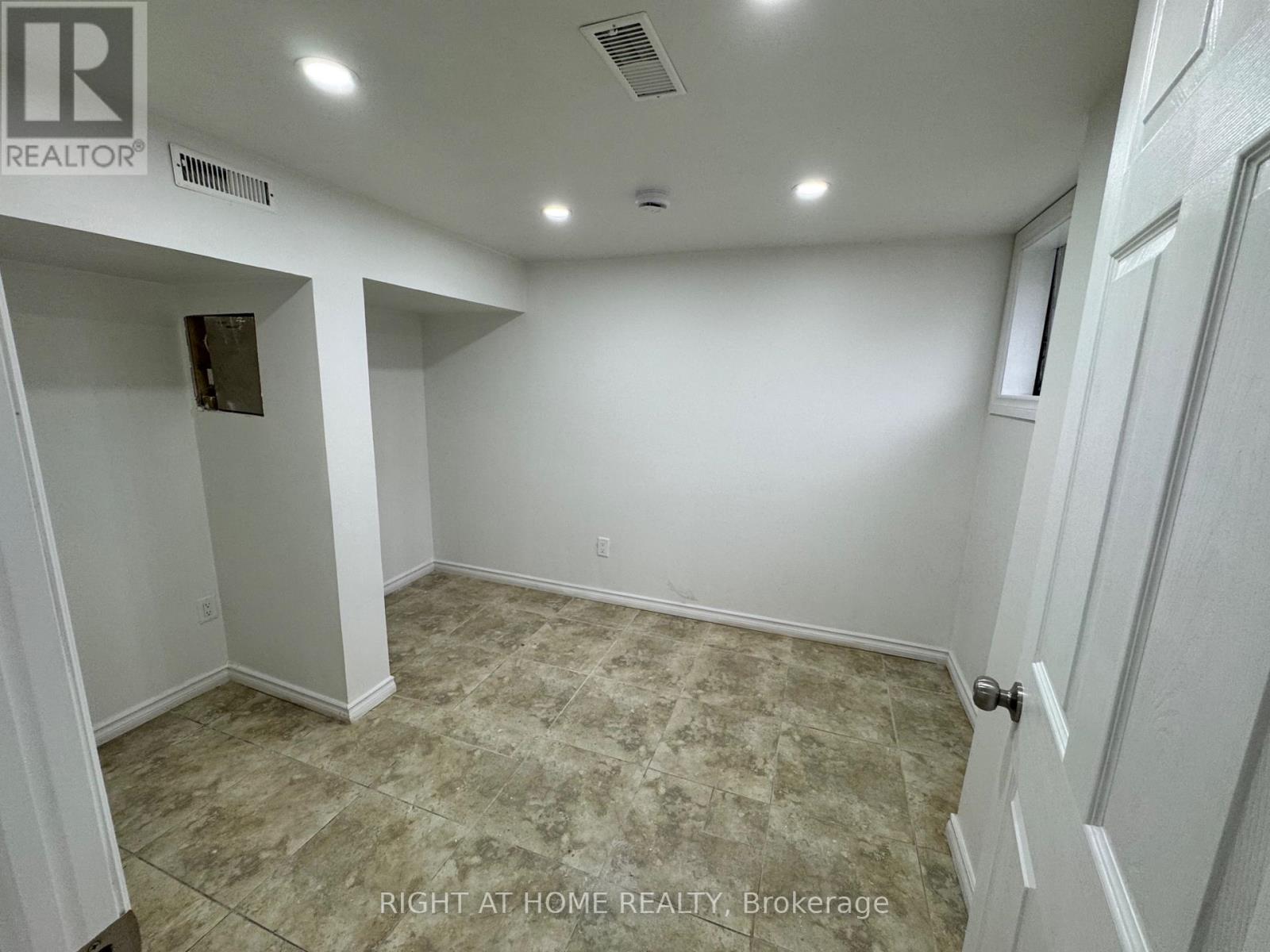 Bsmnt - 1395 Dougall Avenue, Windsor, Ontario  N8X 1R6 - Photo 7 - X12550628