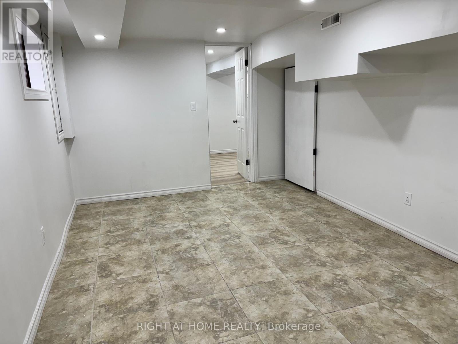 Bsmnt - 1395 Dougall Avenue, Windsor, Ontario  N8X 1R6 - Photo 9 - X12550628