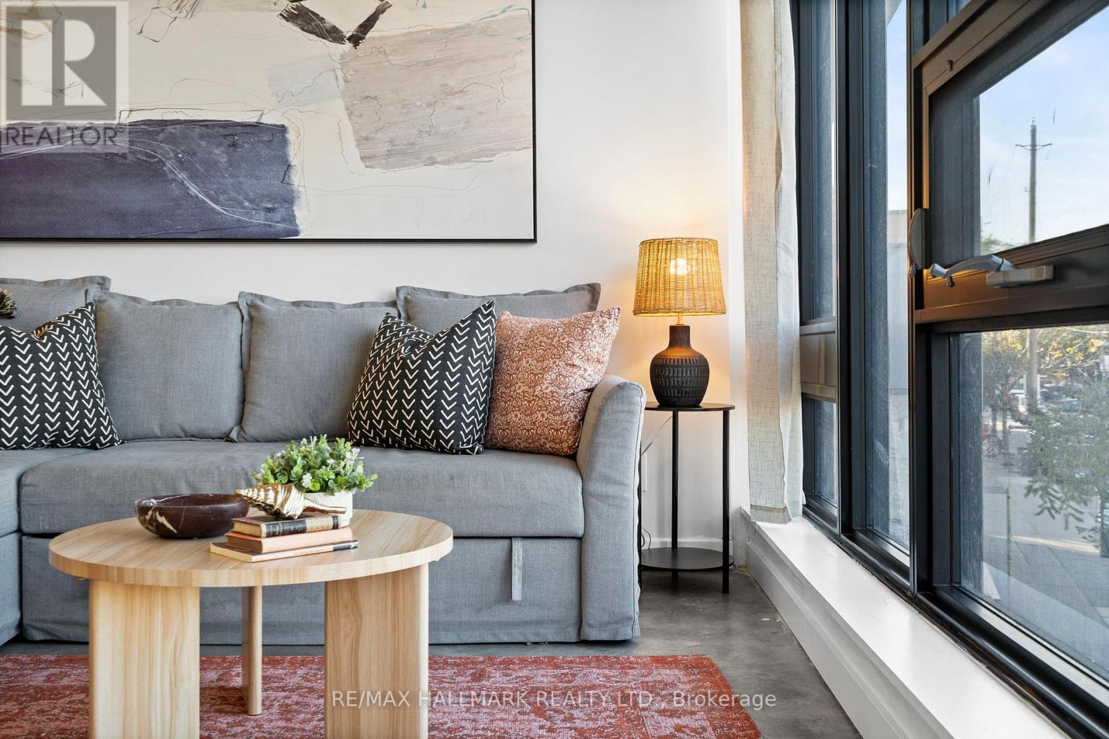 207 - 1239 DUNDAS STREET W, Toronto, Ontario