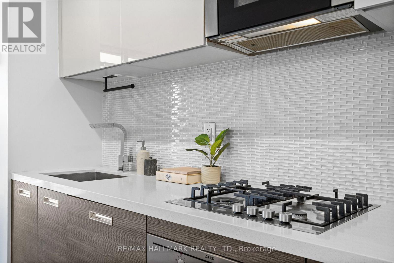 207 - 1239 Dundas Street W, Toronto, Ontario  M6J 1X6 - Photo 10 - C12550686