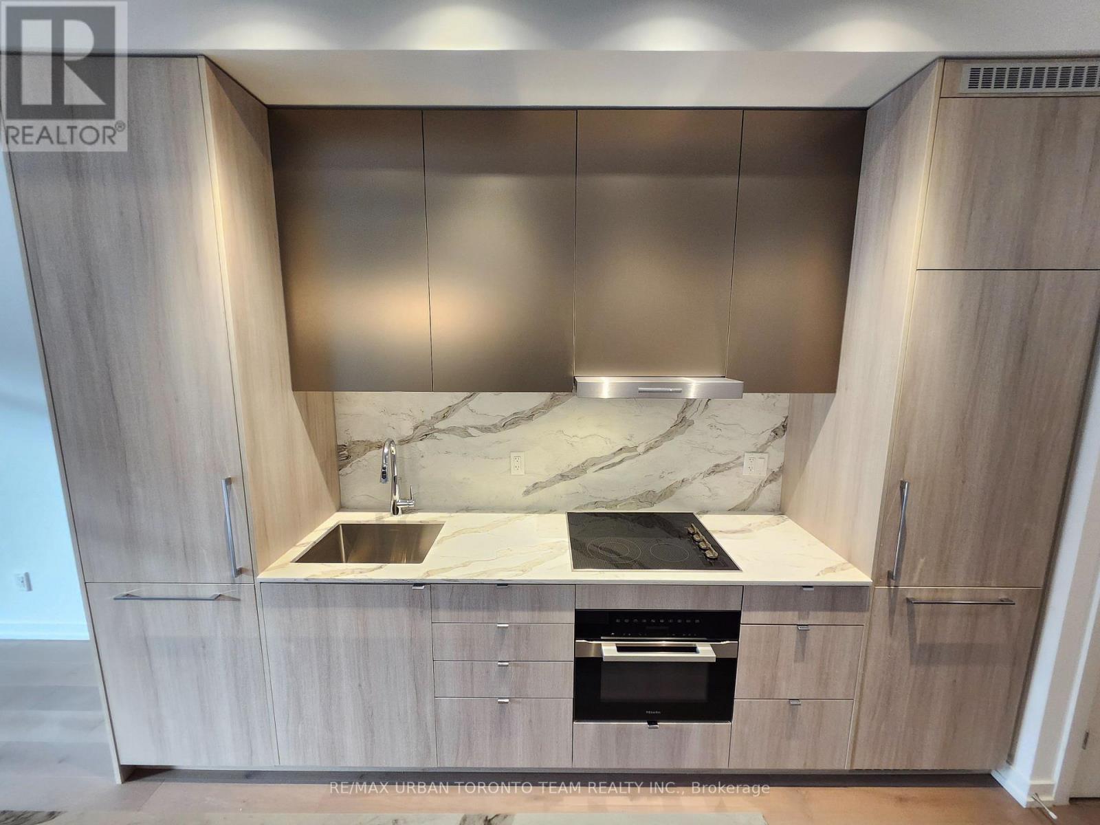 301 - 771 Yonge Street, Toronto, Ontario  M4W 2G4 - Photo 3 - C12550688