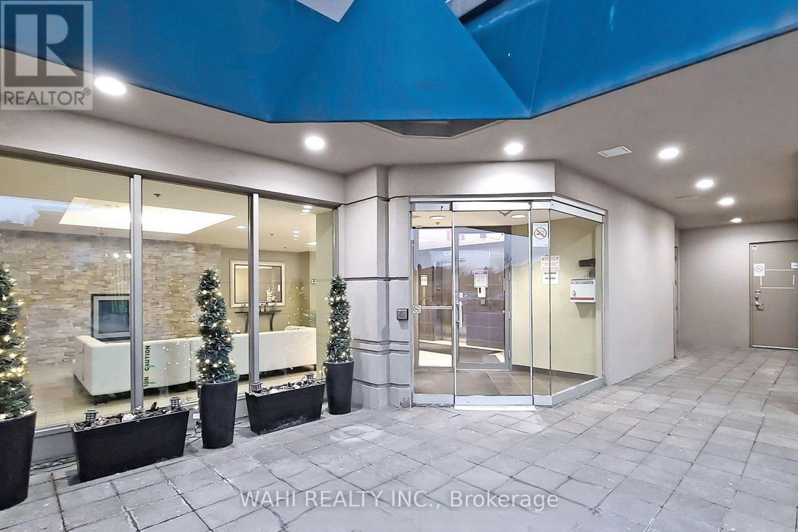 210 - 920 Sheppard Avenue W, Toronto, Ontario  M3H 0A2 - Photo 4 - C12550704