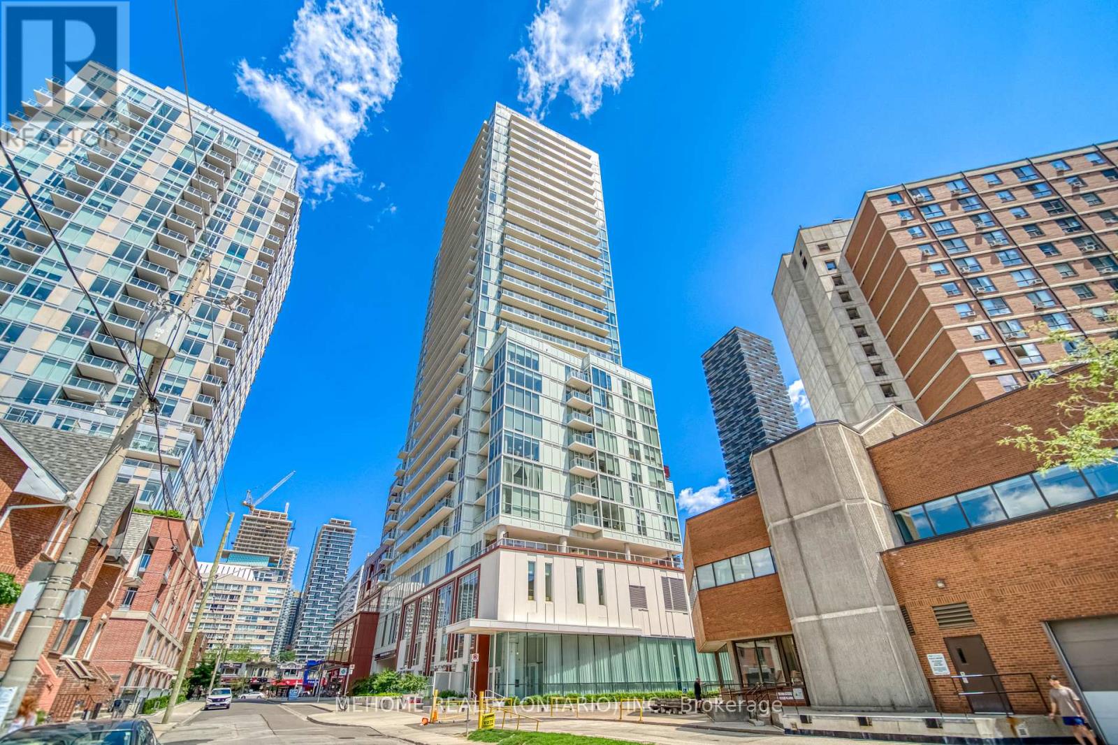 1307 - 33 HELENDALE AVENUE, Toronto, Ontario