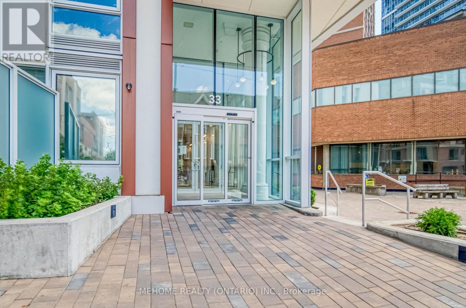 1307 - 33 Helendale Avenue, Toronto, Ontario  M4R 1C5 - Photo 3 - C12550722