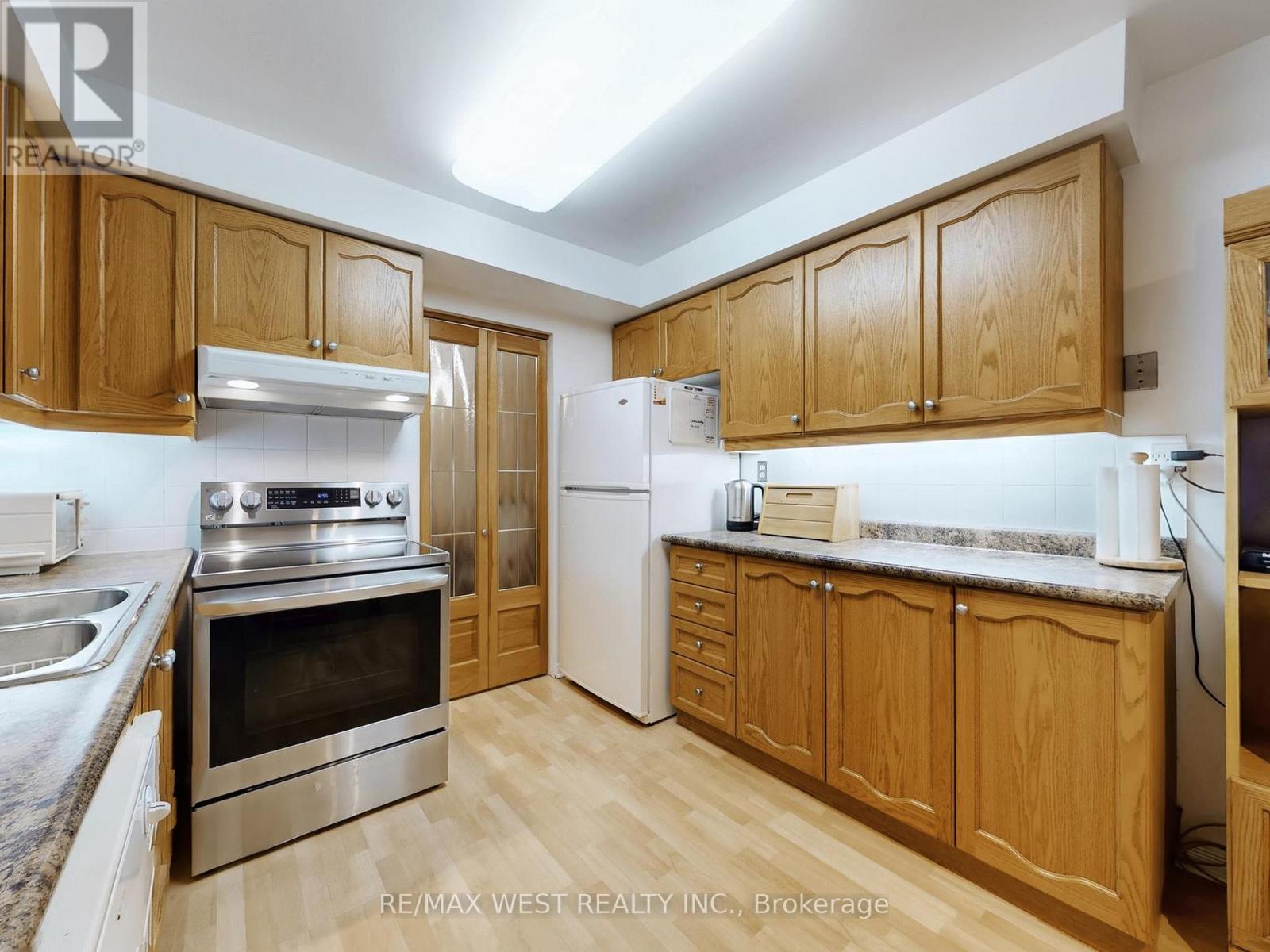 14 Chalet Road, Toronto, Ontario  M2J 3V4 - Photo 11 - C12550728