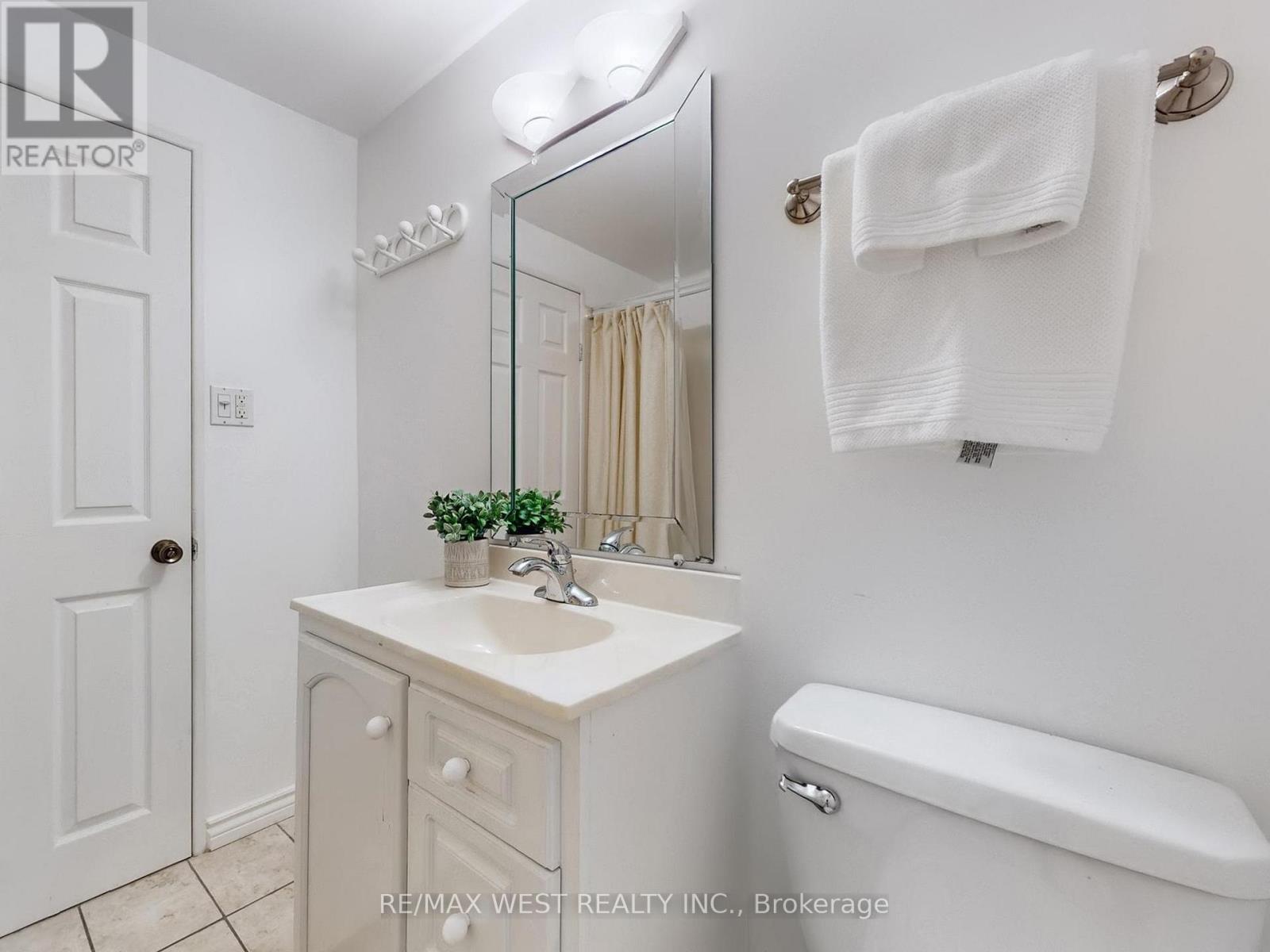 14 Chalet Road, Toronto, Ontario  M2J 3V4 - Photo 34 - C12550728