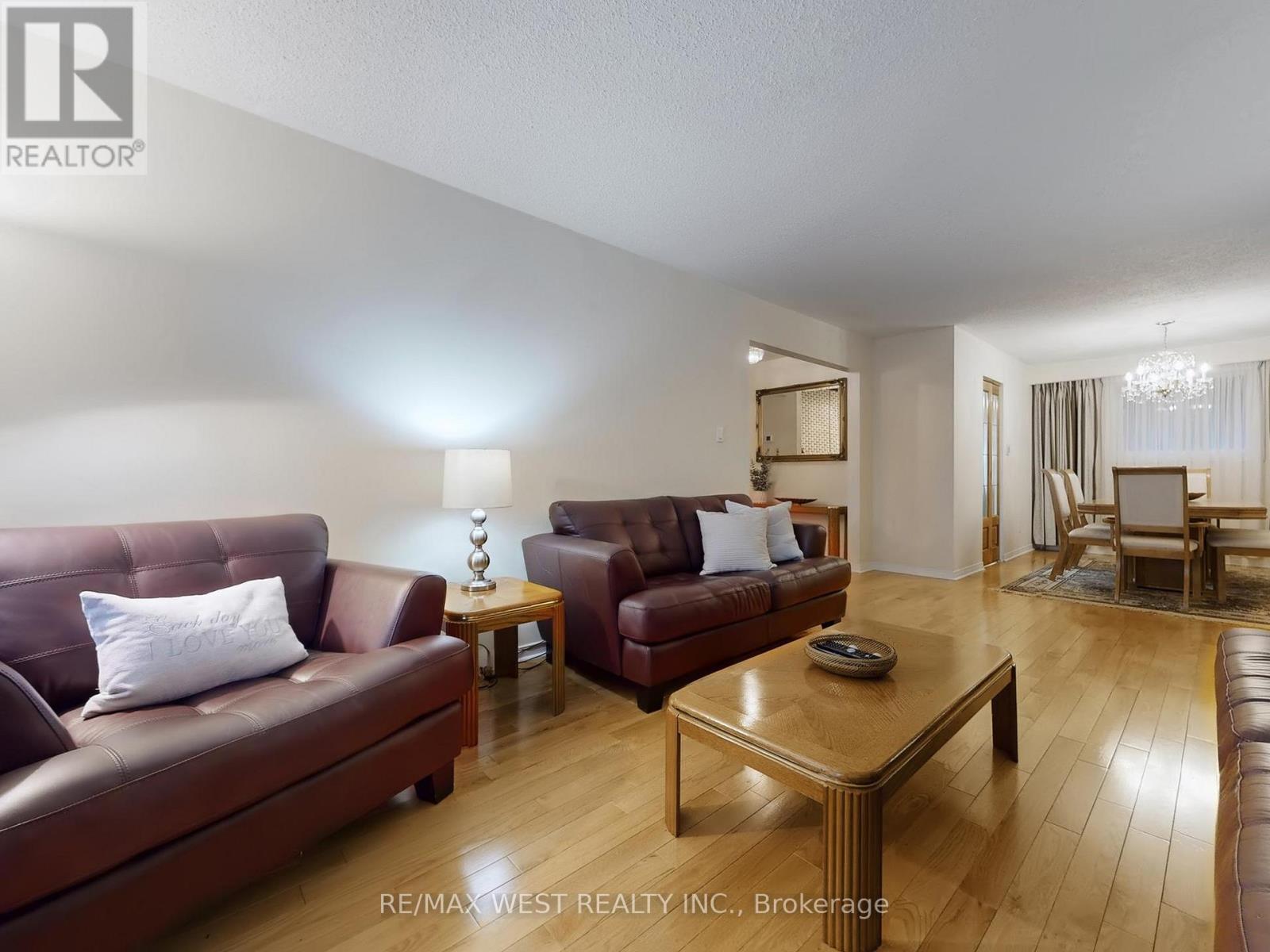 14 Chalet Road, Toronto, Ontario  M2J 3V4 - Photo 6 - C12550728