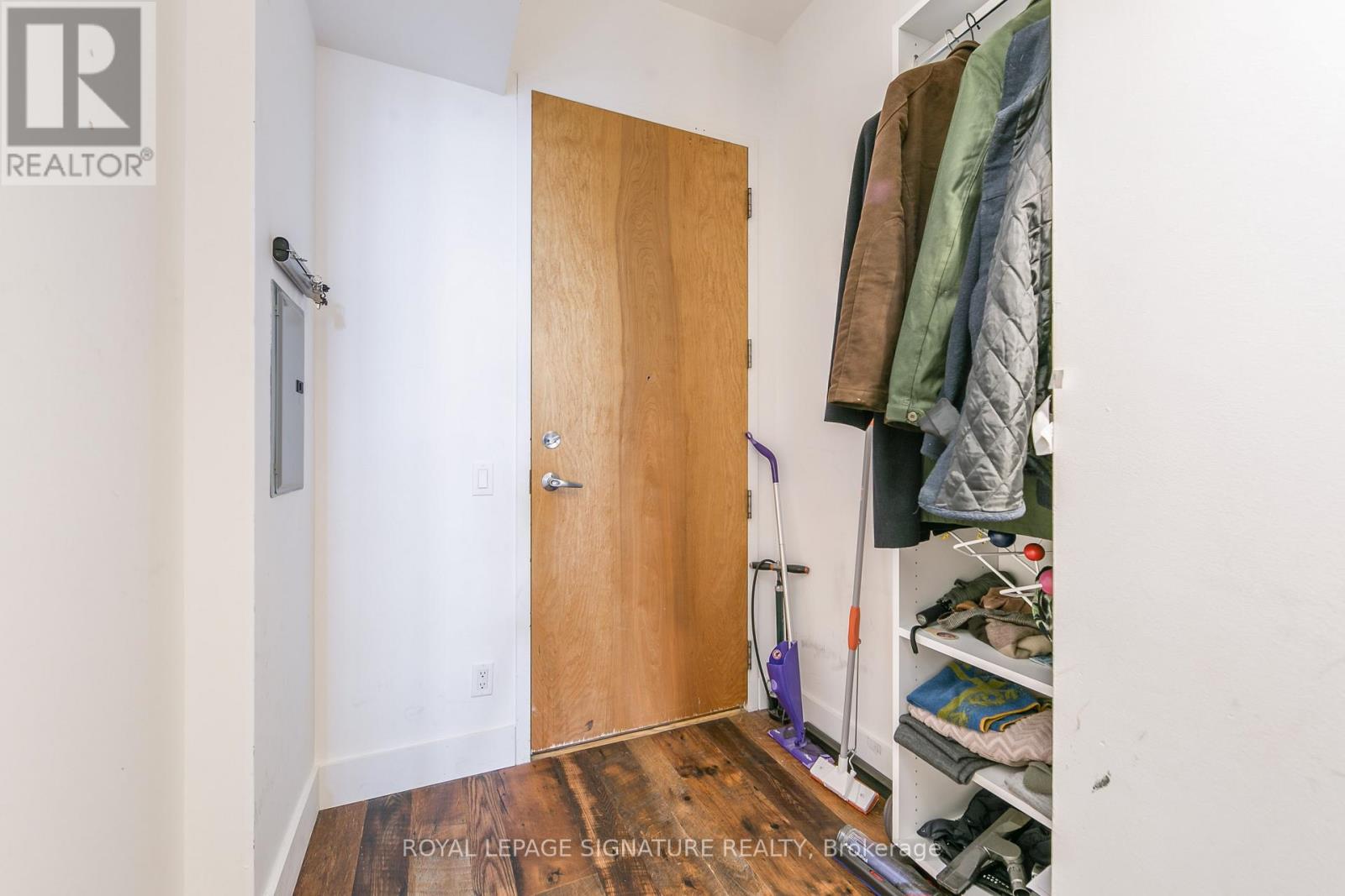 842 - 155 Dalhousie Street, Toronto, Ontario  M5B 2P7 - Photo 2 - C12550824