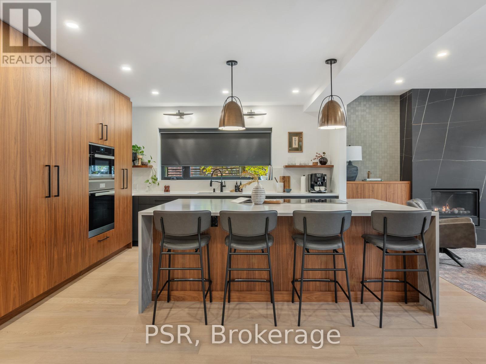 48 Warwick Avenue, Toronto, Ontario  M6C 1T8 - Photo 8 - C12550844