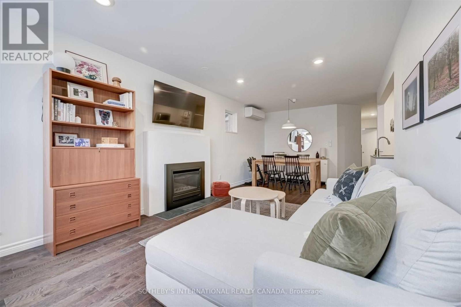 1458 Bayview Avenue, Toronto, Ontario  M4G 3B3 - Photo 3 - C12547966