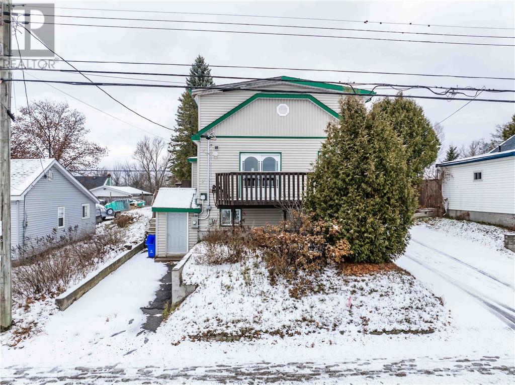 33 Church, Garson, Ontario P3L 1E7 - Photo 2 - 2125673