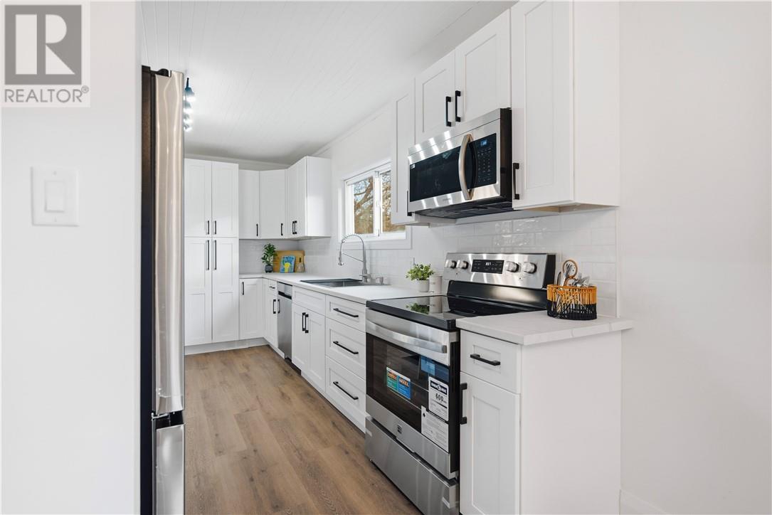 78 Mathew Street, Sudbury, Ontario  P3B 2W1 - Photo 5 - 2125670