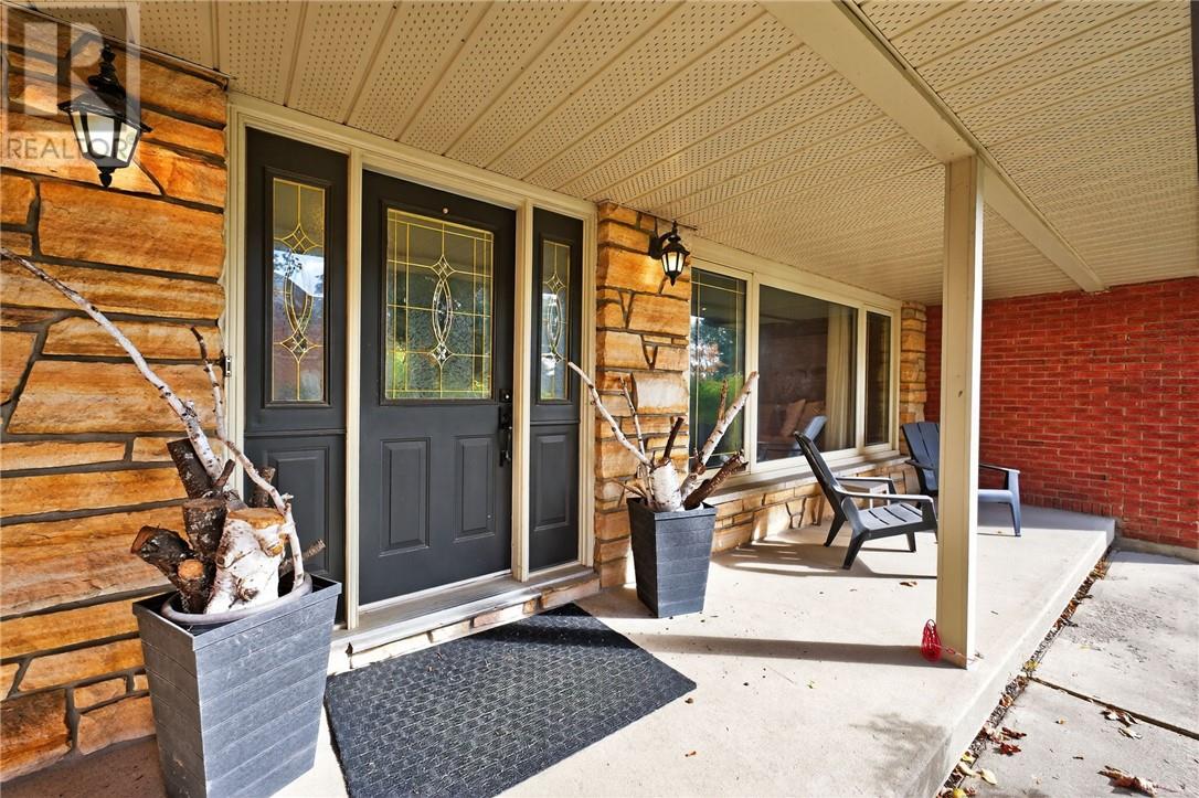 15 Rodney Street, Barrie, Ontario  L4M 4B5 - Photo 4 - 2125666