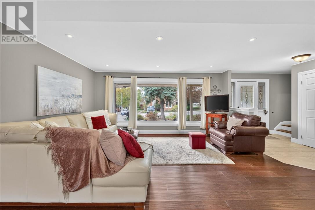 15 Rodney Street, Barrie, Ontario  L4M 4B5 - Photo 8 - 2125666