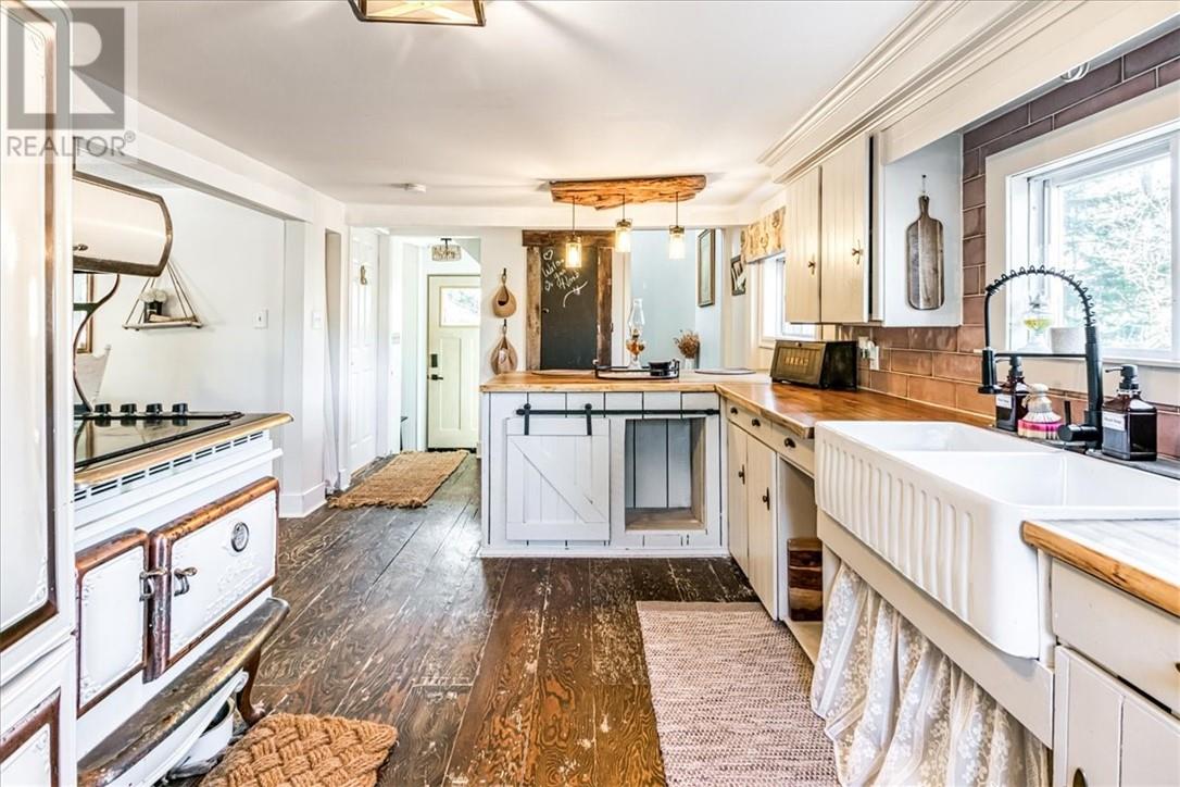 50 Fen Road, Whitefish, Ontario  P0M 3E0 - Photo 9 - 2125573