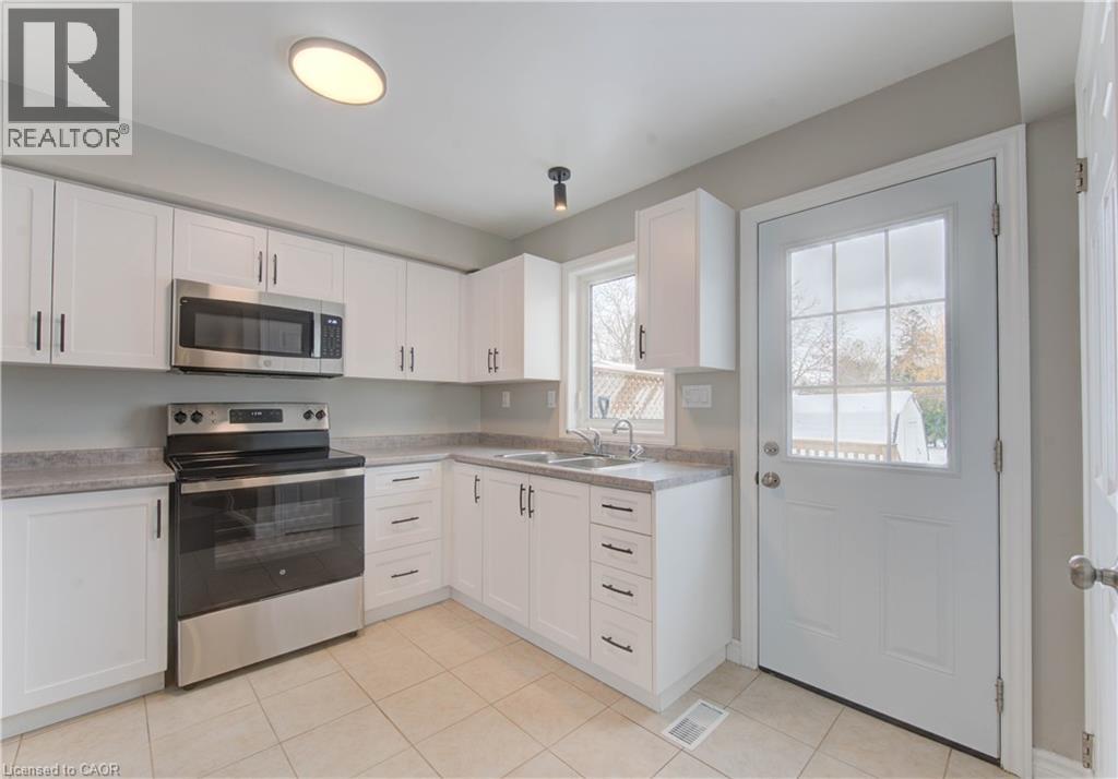 47 Broadview Avenue, Kitchener, Ontario N2A 1X8 - Photo 4 - 40787979