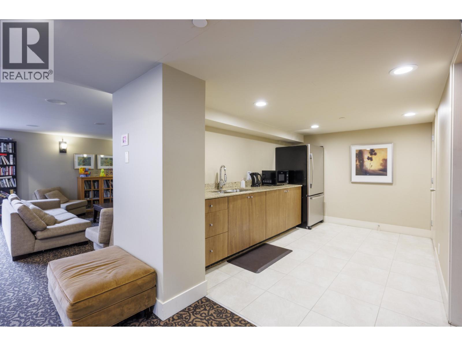 705 280 Ross Drive, New Westminster, British Columbia  V3L 0C2 - Photo 5 - R3066399