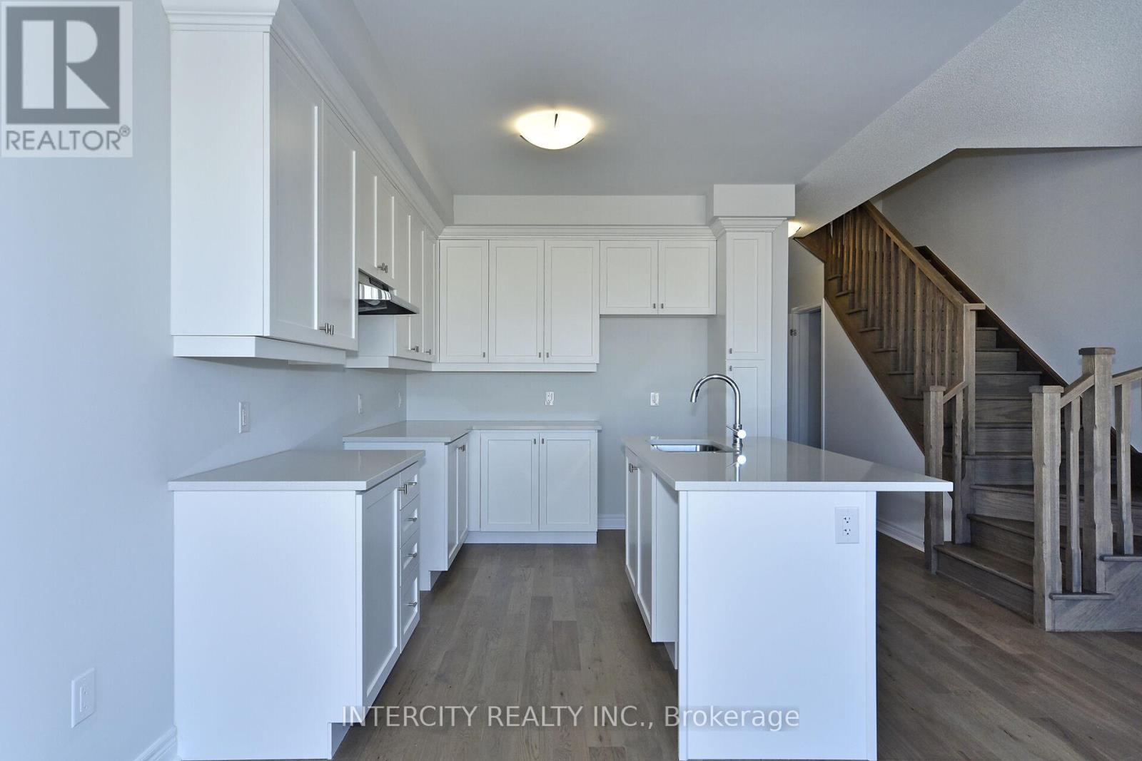 160 Mumbai Drive, Markham, Ontario  L3S 3K5 - Photo 16 - N12456536