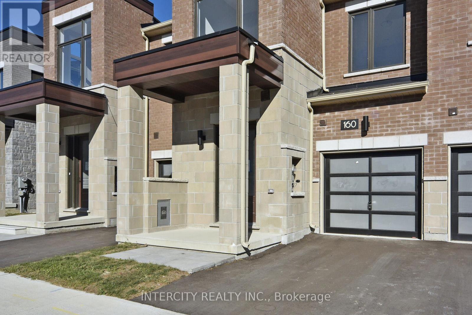 160 Mumbai Drive, Markham, Ontario  L3S 3K5 - Photo 3 - N12456536
