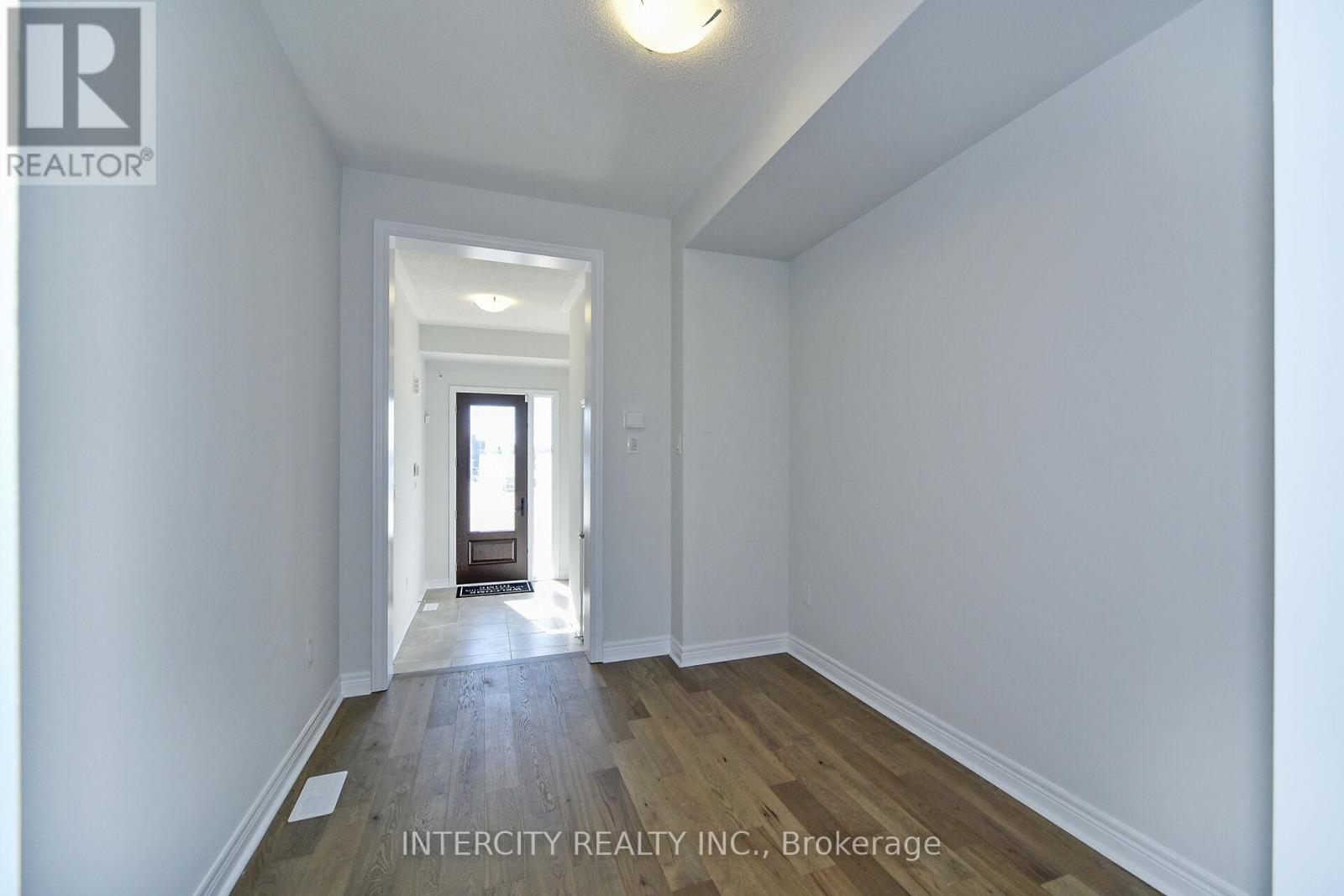 160 Mumbai Drive, Markham, Ontario  L3S 3K5 - Photo 7 - N12456536