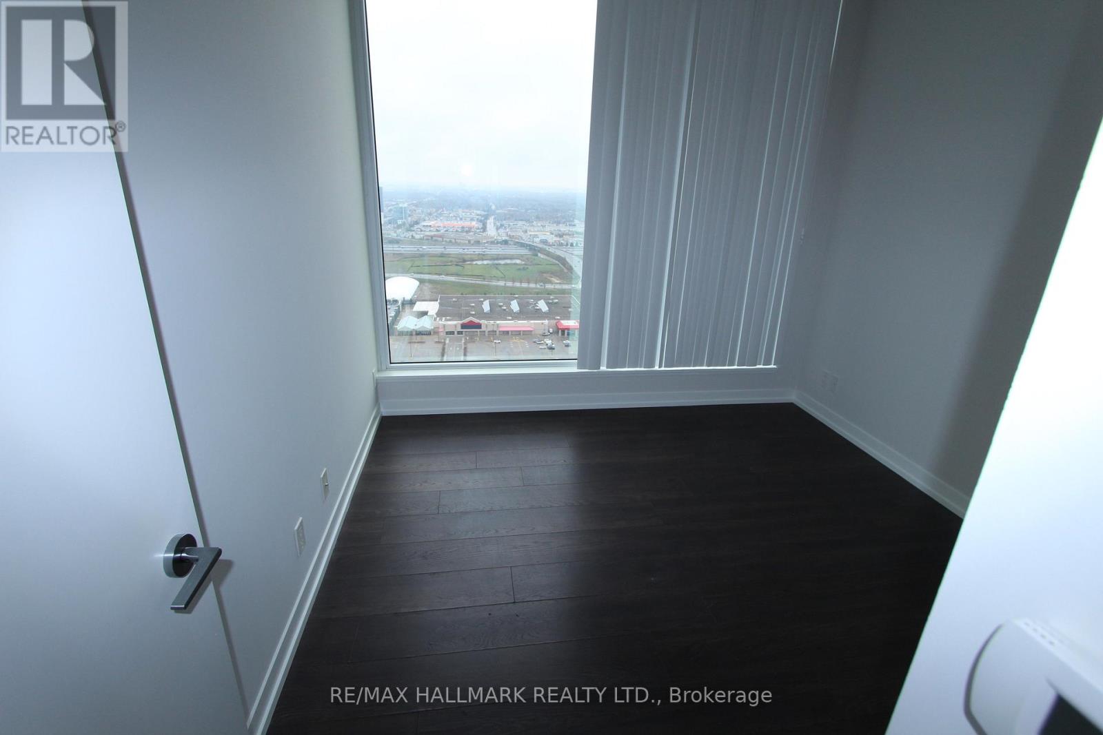 4009 - 5 Buttermill Avenue, Vaughan, Ontario L4K 0J5 - Photo 11 - N12549914