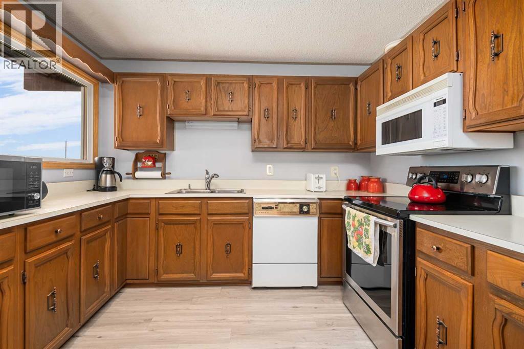 271194 Township Road 252, Rural Rocky View County, Alberta  T1Z 0S7 - Photo 12 - A2270020