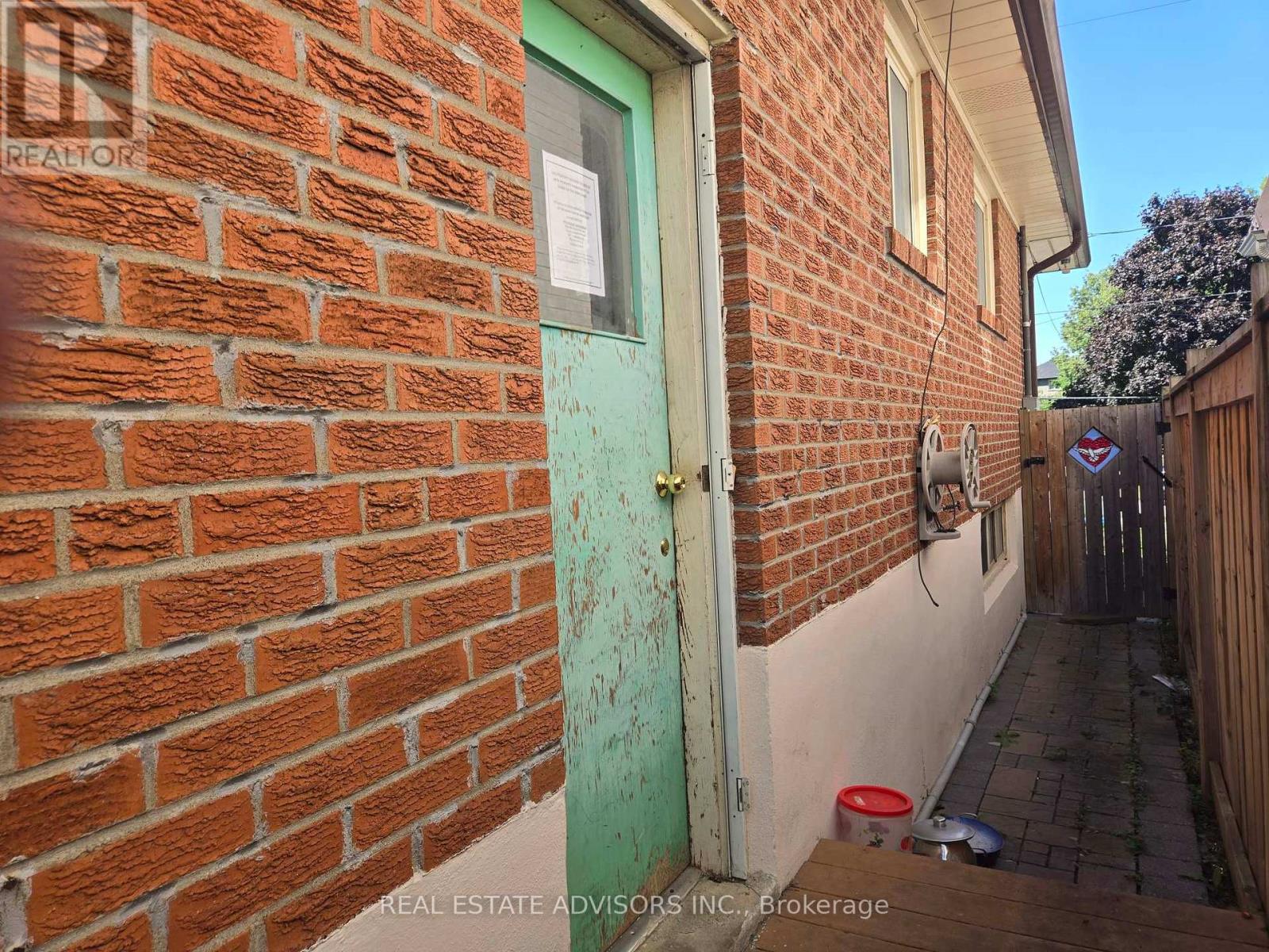 89 Euclid Avenue, Toronto, Ontario  M1C 1J8 - Photo 5 - E12550748