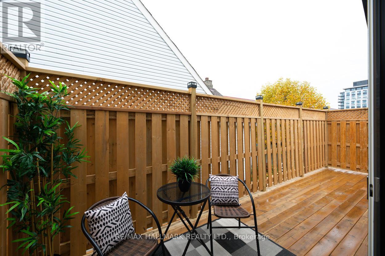 2nd Floor - 6 Luttrell Avenue, Toronto, Ontario M4C 5E3 - Photo 12 - E12550764