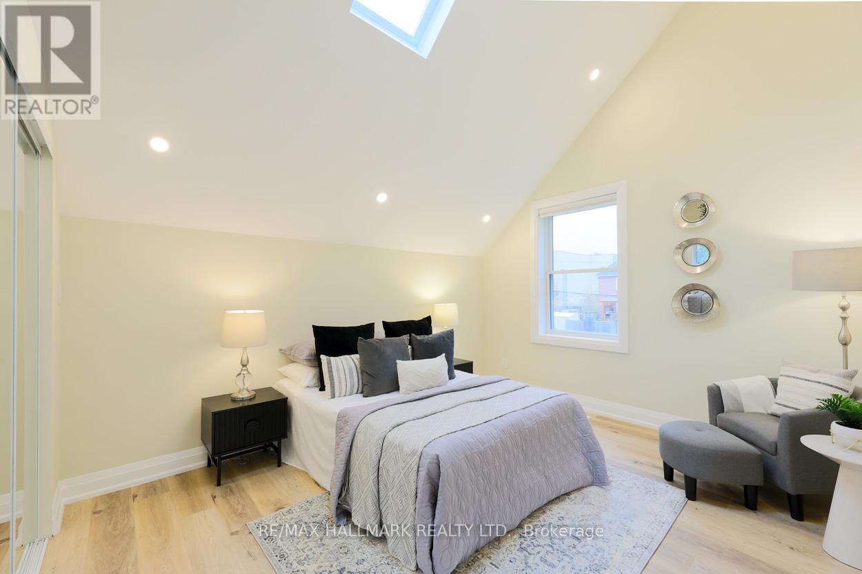 2nd Floor - 6 Luttrell Avenue, Toronto, Ontario M4C 5E3 - Photo 15 - E12550764