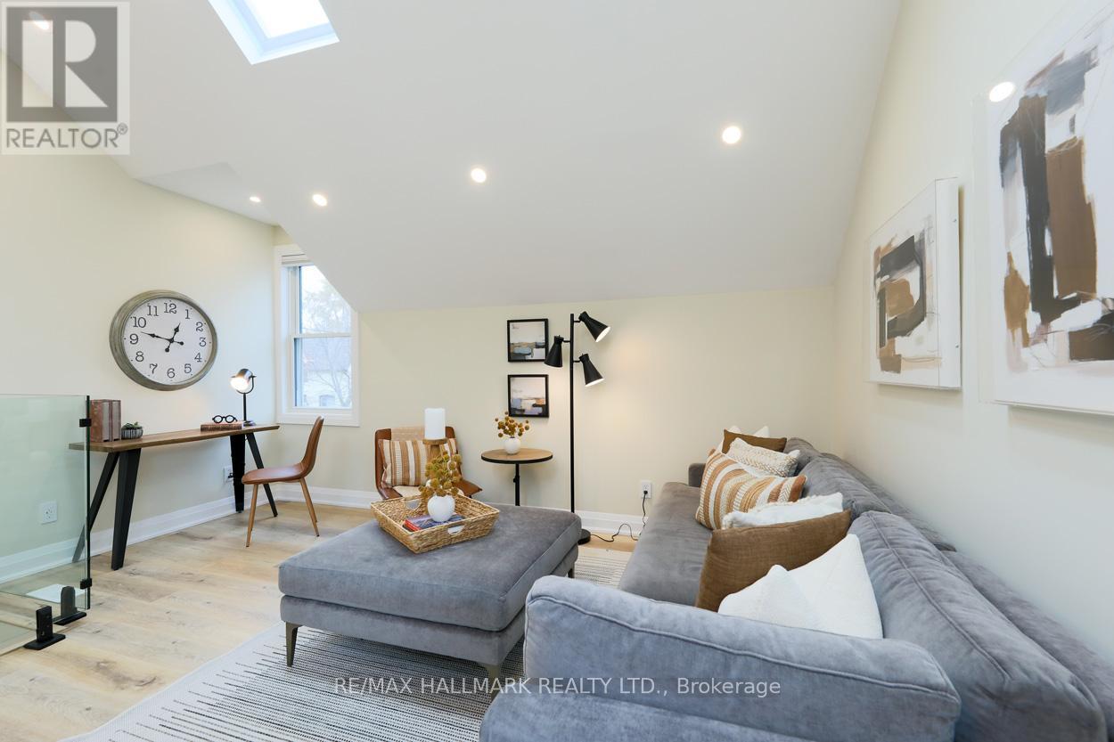 2nd Floor - 6 Luttrell Avenue, Toronto, Ontario M4C 5E3 - Photo 9 - E12550764