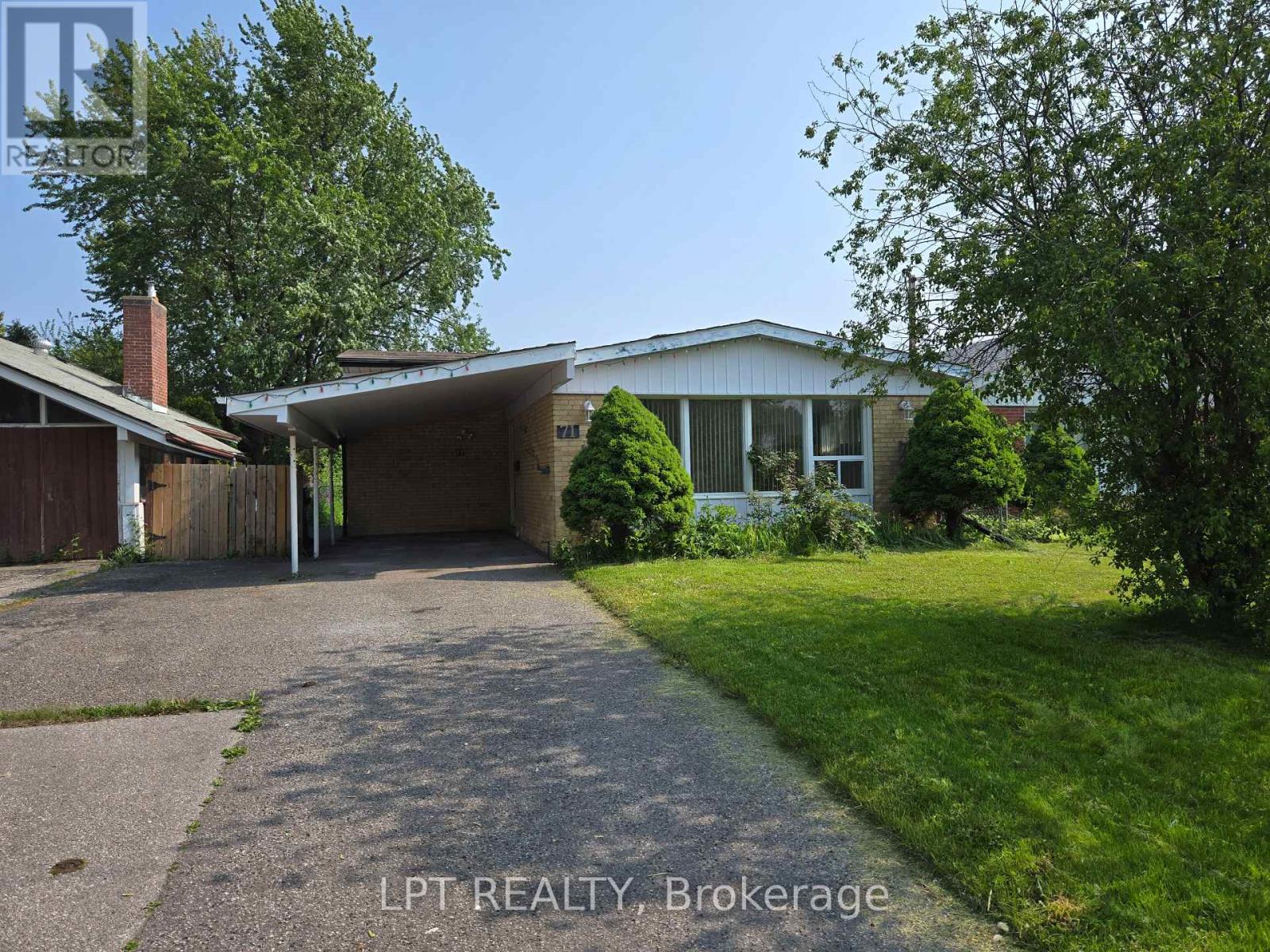 71 DEERFIELD ROAD, Toronto, Ontario