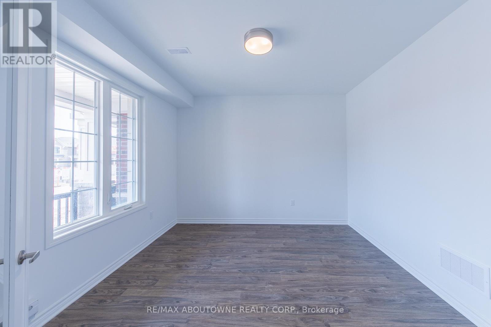 3028 Merrick Road, Oakville, Ontario L6H 7Y2 - Photo 8 - W12548270