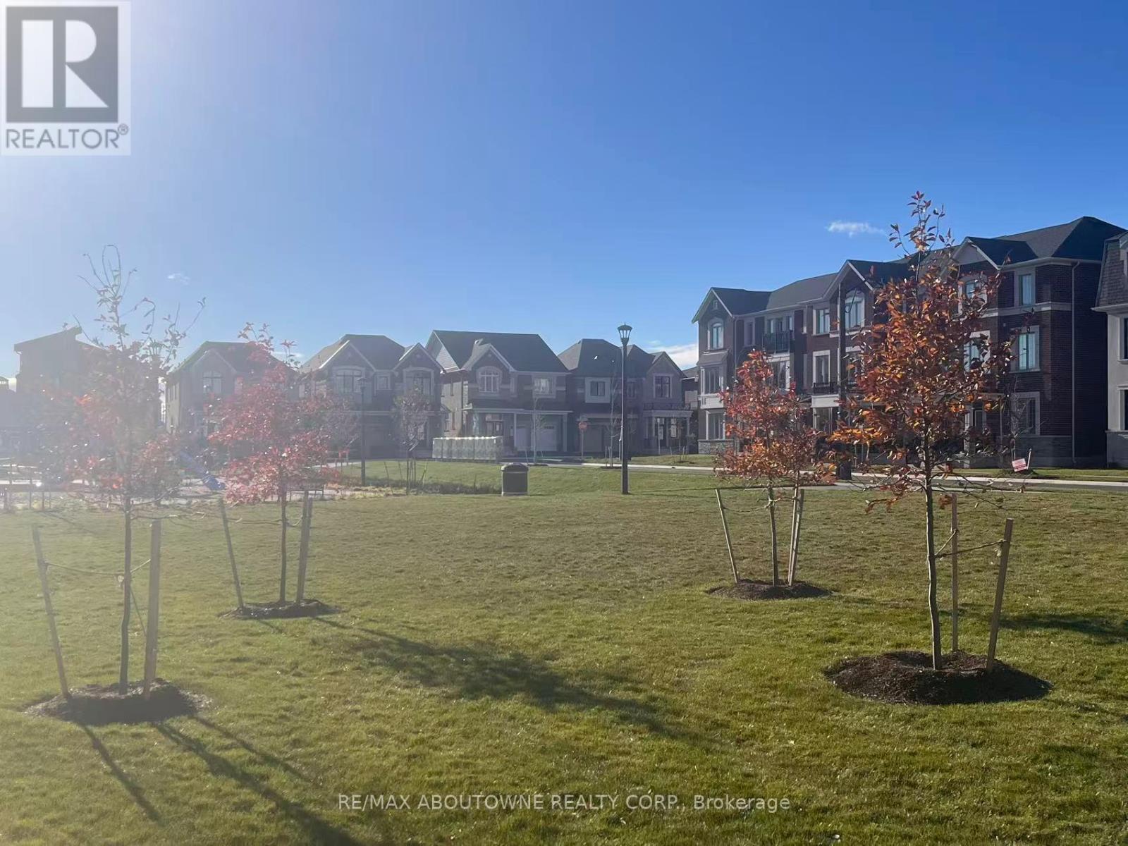 3028 Merrick Road, Oakville, Ontario L6H 7Y2 - Photo 2 - W12548270