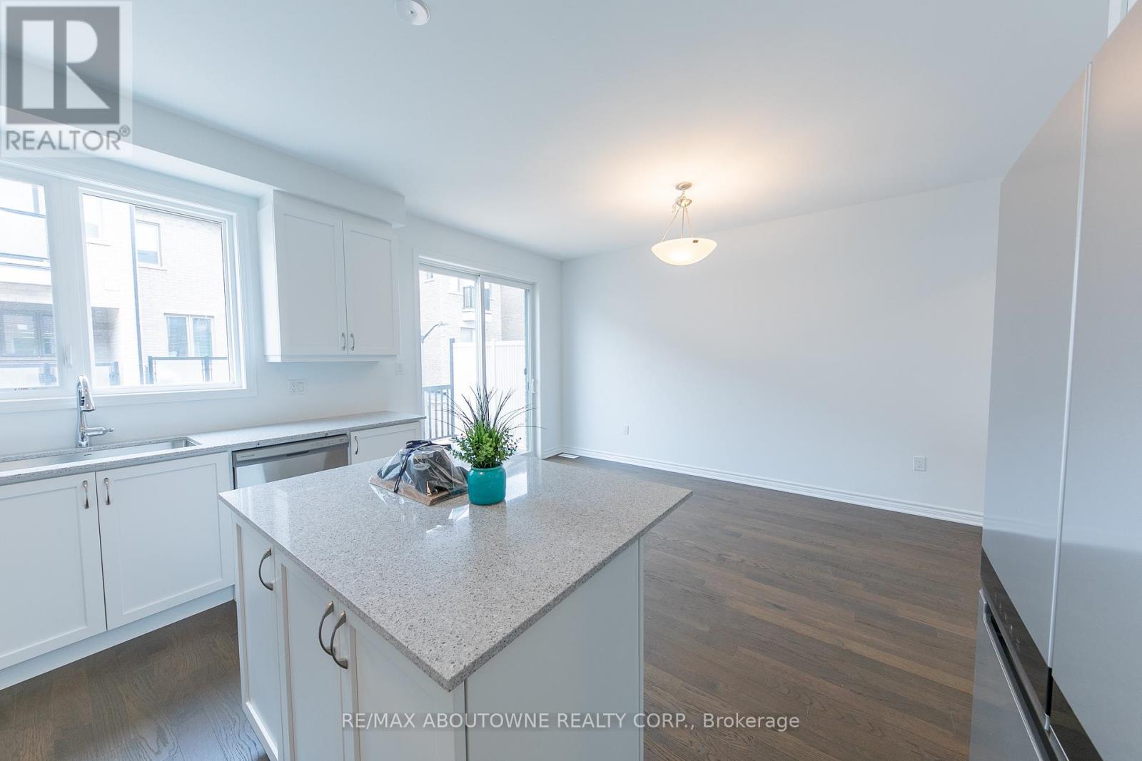 3028 Merrick Road, Oakville, Ontario L6H 7Y2 - Photo 14 - W12548270