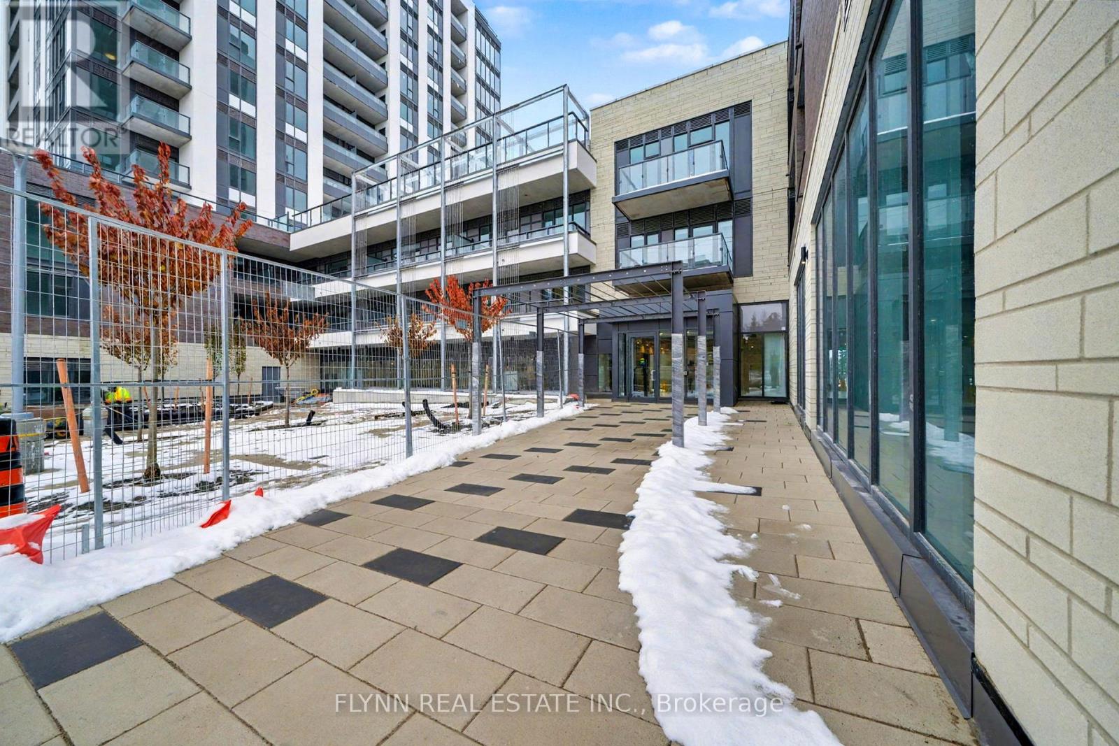 205 - 715 Davis Drive, Newmarket, Ontario  L3Y 0J2 - Photo 4 - N12550684