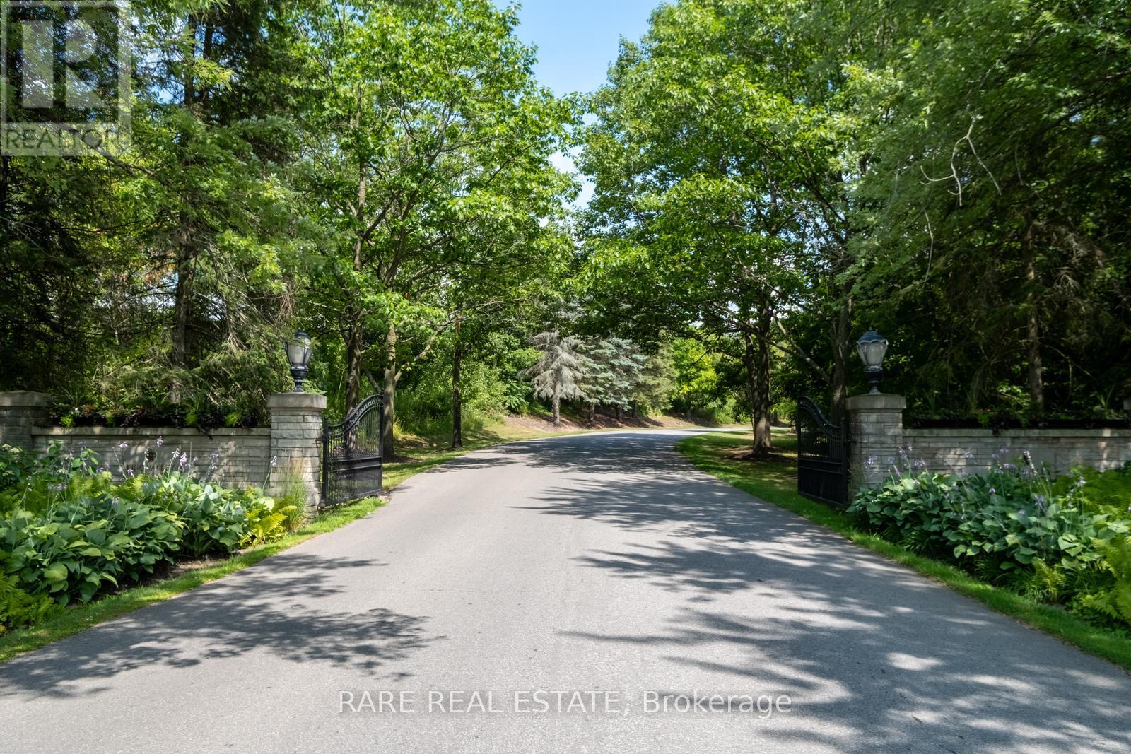 40 Country Club Drive, King, Ontario  L7B 1M5 - Photo 2 - N12550710