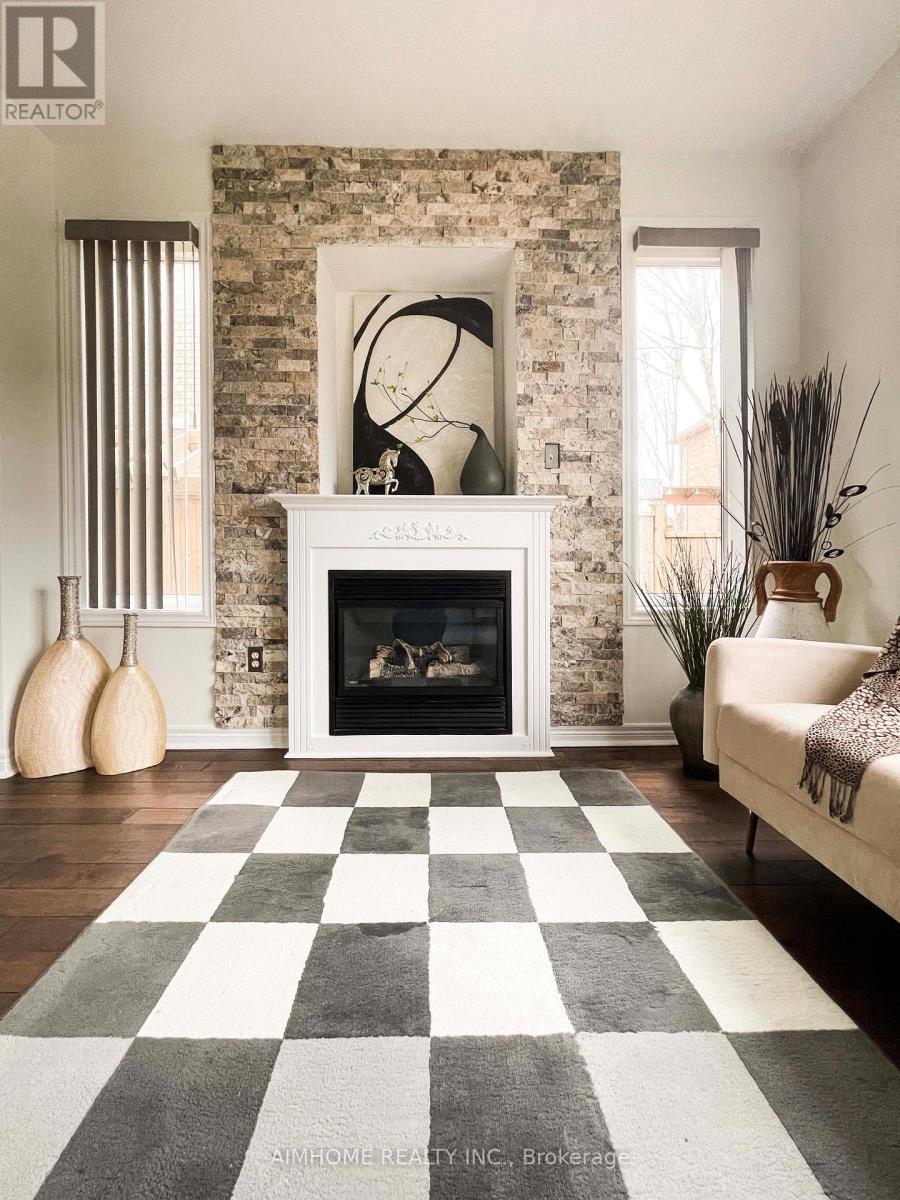 101 Grand Oak Drive, Richmond Hill, Ontario  L4E 4A6 - Photo 11 - N12550776