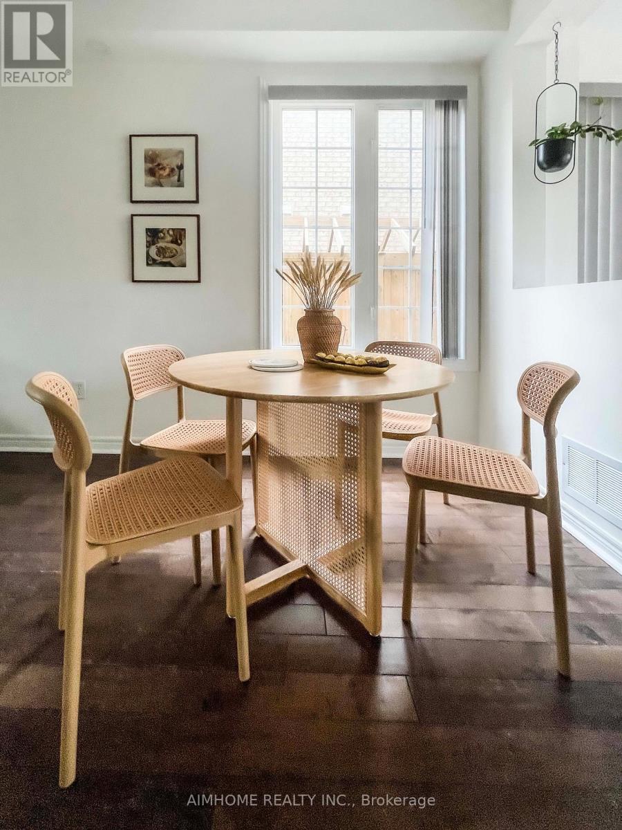 101 Grand Oak Drive, Richmond Hill, Ontario  L4E 4A6 - Photo 8 - N12550776