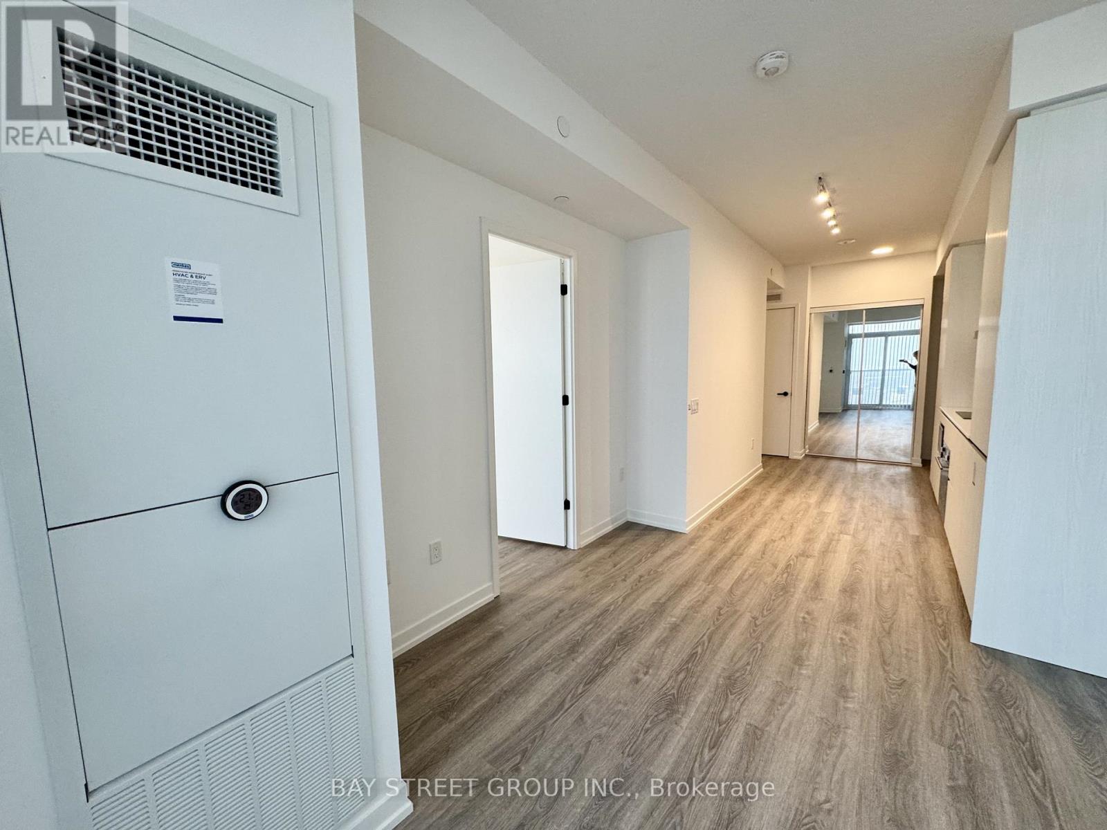 #1007 - 8 Interchange Way, Vaughan, Ontario  L4K 0R2 - Photo 10 - N12550814