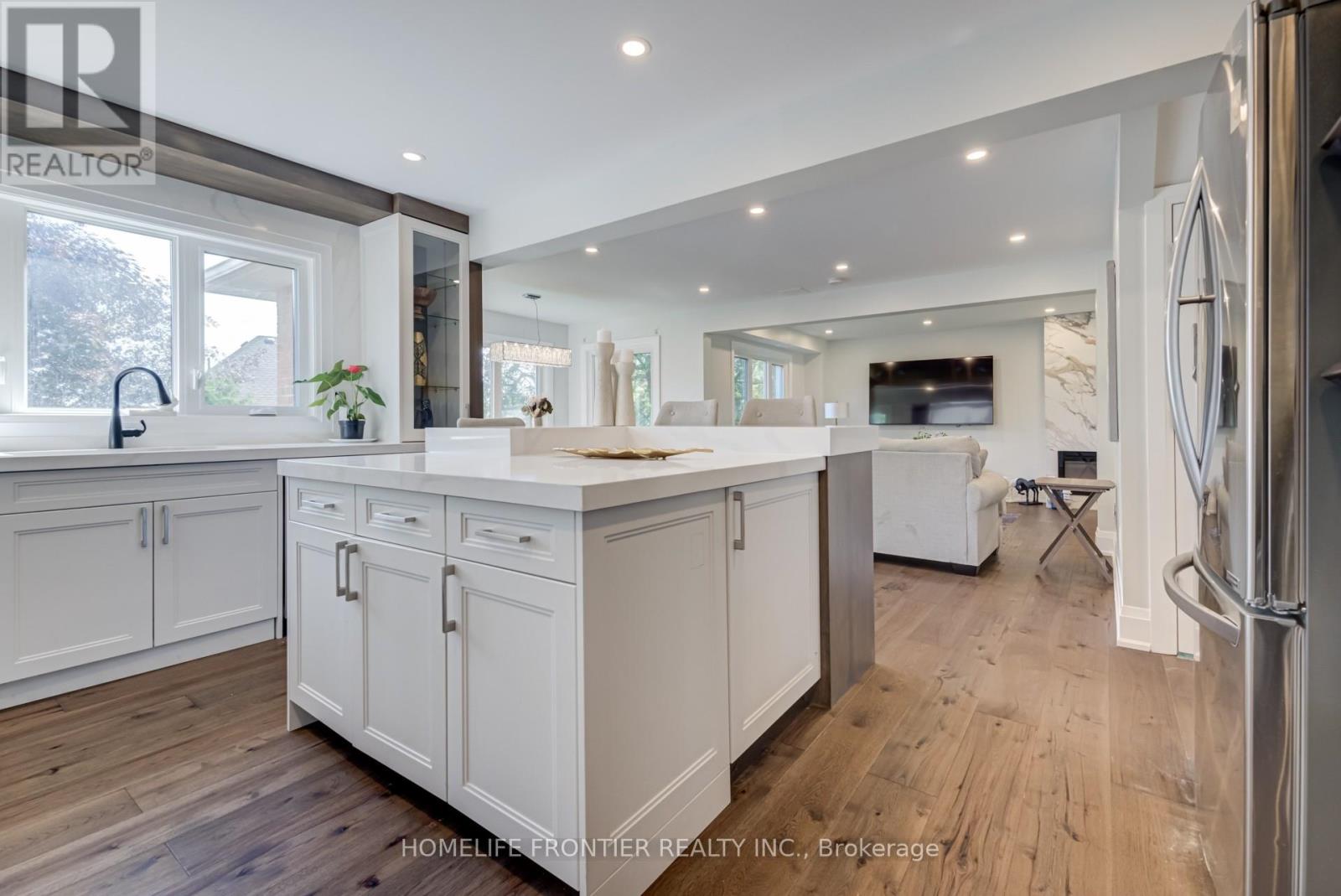 Main2nd - 615 Sandford Street, Newmarket, Ontario  L3X 1T4 - Photo 19 - N12550928