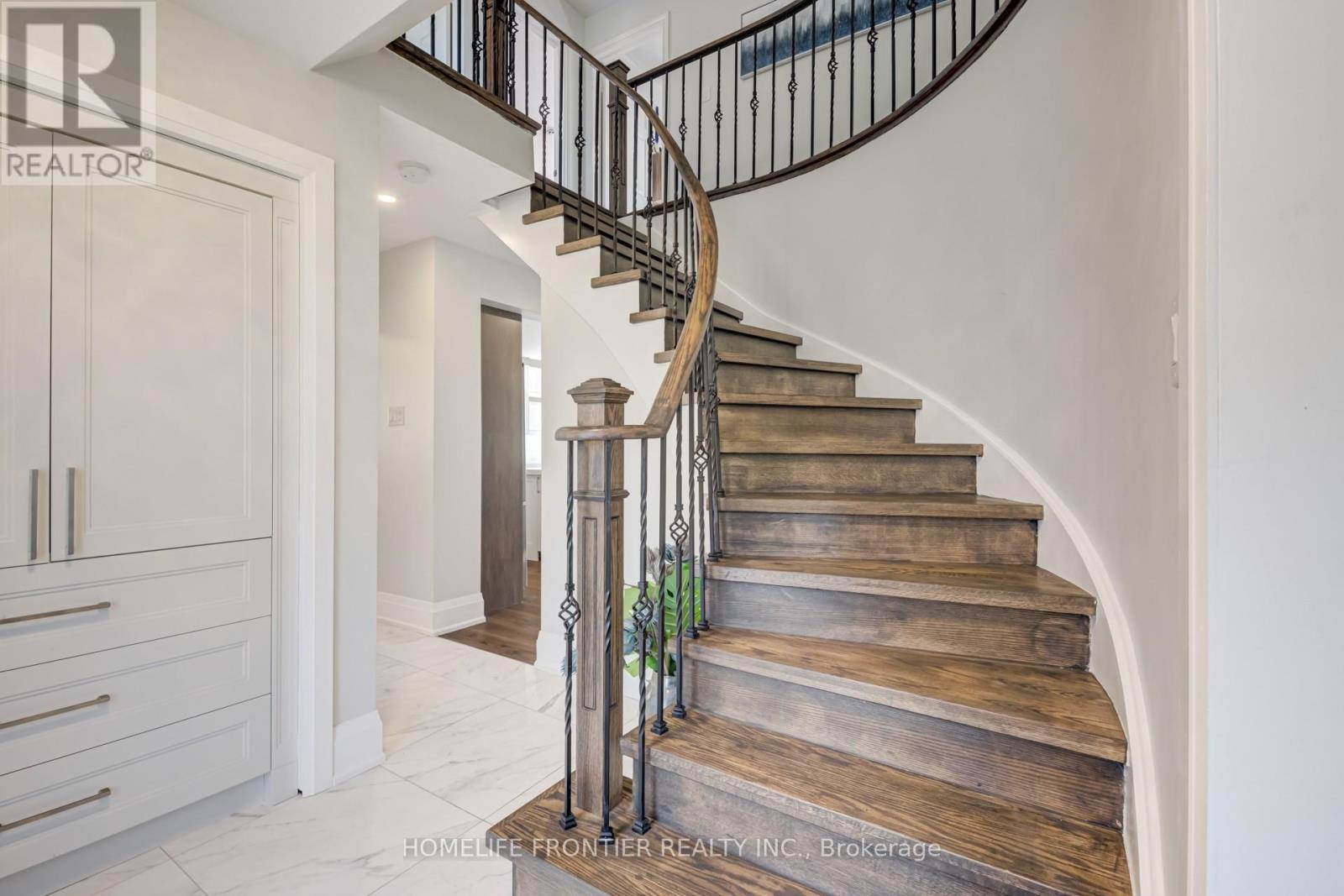 Main2nd - 615 Sandford Street, Newmarket, Ontario  L3X 1T4 - Photo 21 - N12550928