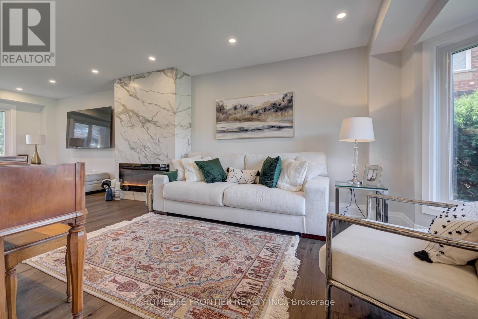 Main2nd - 615 Sandford Street, Newmarket, Ontario  L3X 1T4 - Photo 5 - N12550928