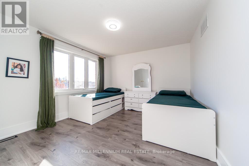 24 Jessica Drive, Barrie (Painswick South), Ontario  L4N 5S5 - Photo 17 - S12550758