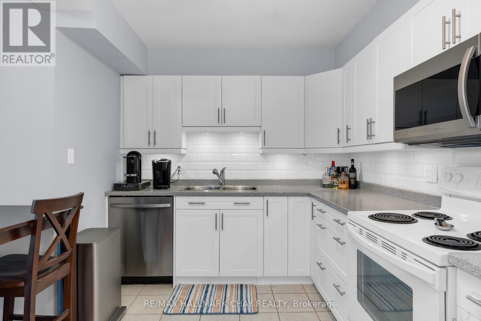 108 - 120 Bell Farm Road, Barrie, Ontario  L4M 6J2 - Photo 10 - S12550888