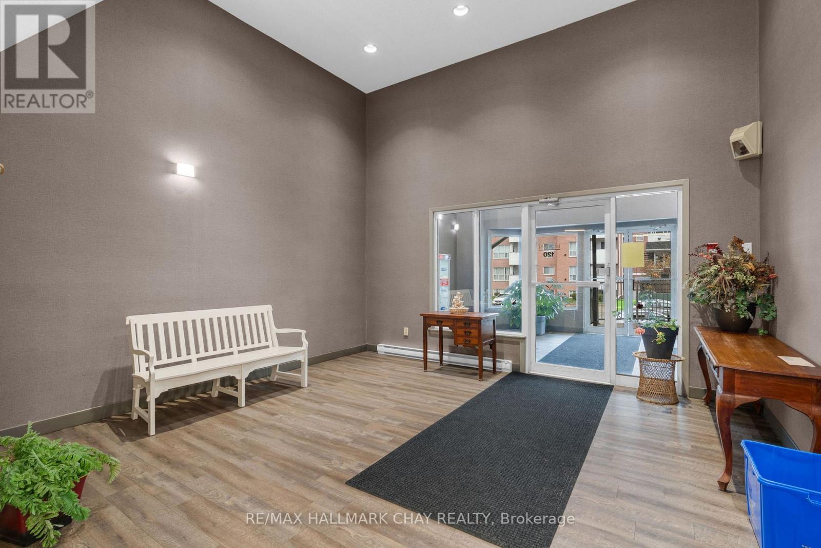 108 - 120 Bell Farm Road, Barrie, Ontario  L4M 6J2 - Photo 5 - S12550888