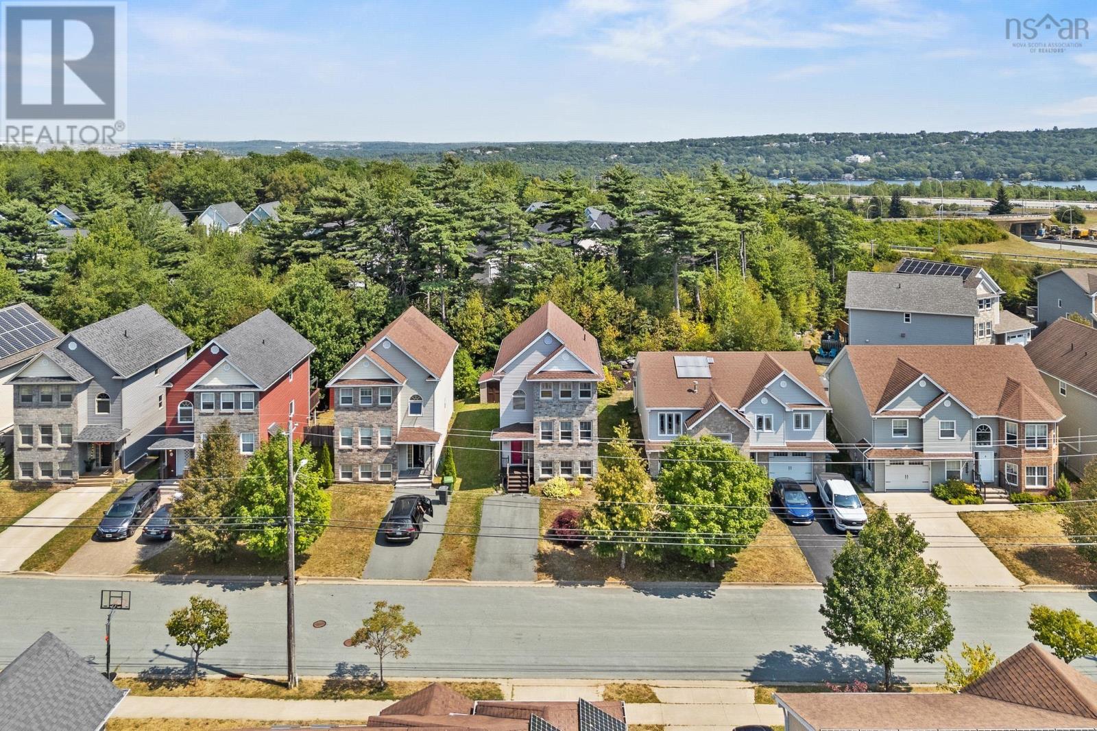 Property at 29 Promise Grove image 4