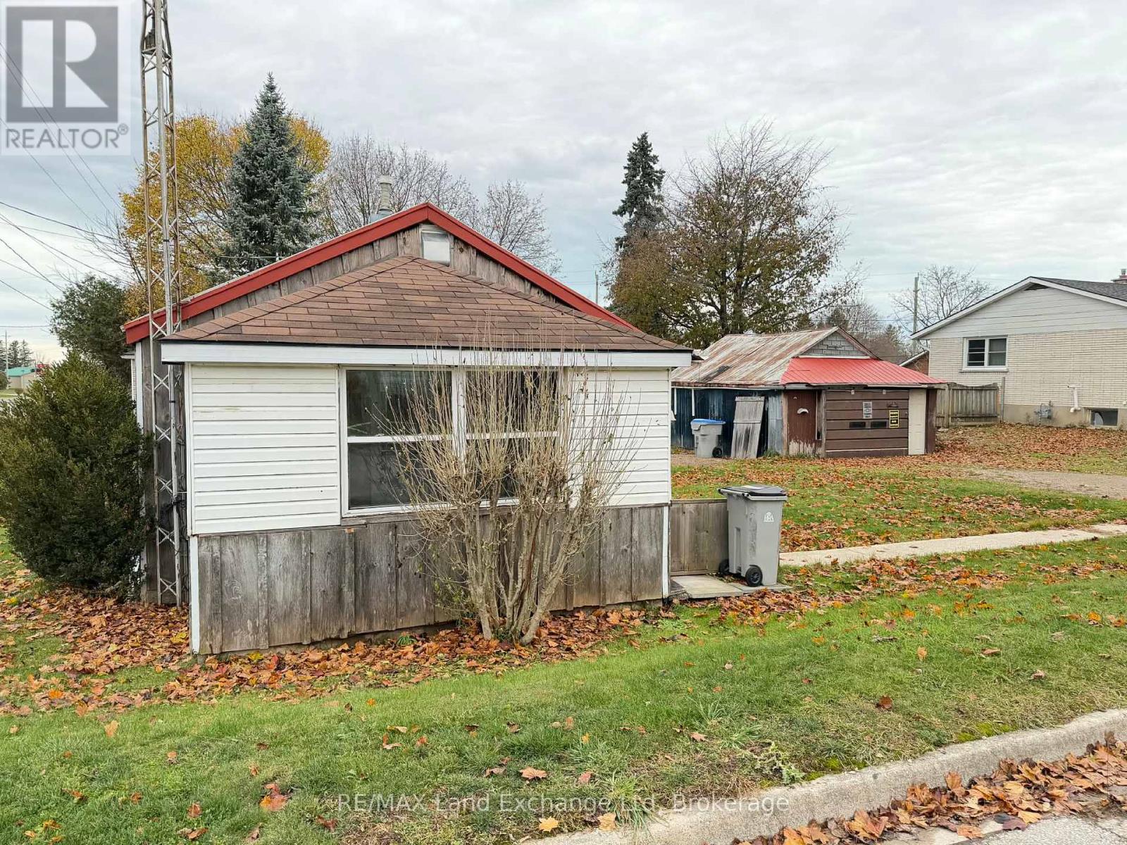 178 James Street, Central Huron, Ontario N0M 1L0 - Photo 2 - X12551020