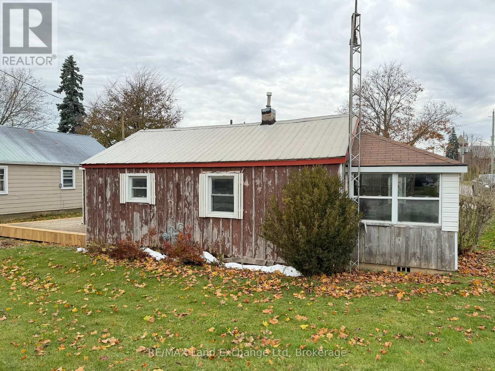 178 James Street, Central Huron, Ontario N0M 1L0 - Photo 4 - X12551020