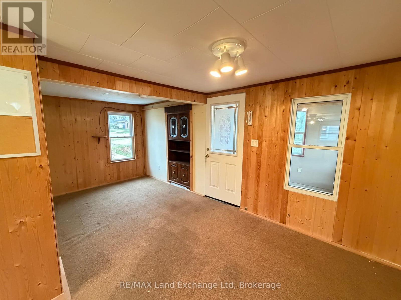 178 James Street, Central Huron, Ontario N0M 1L0 - Photo 6 - X12551020