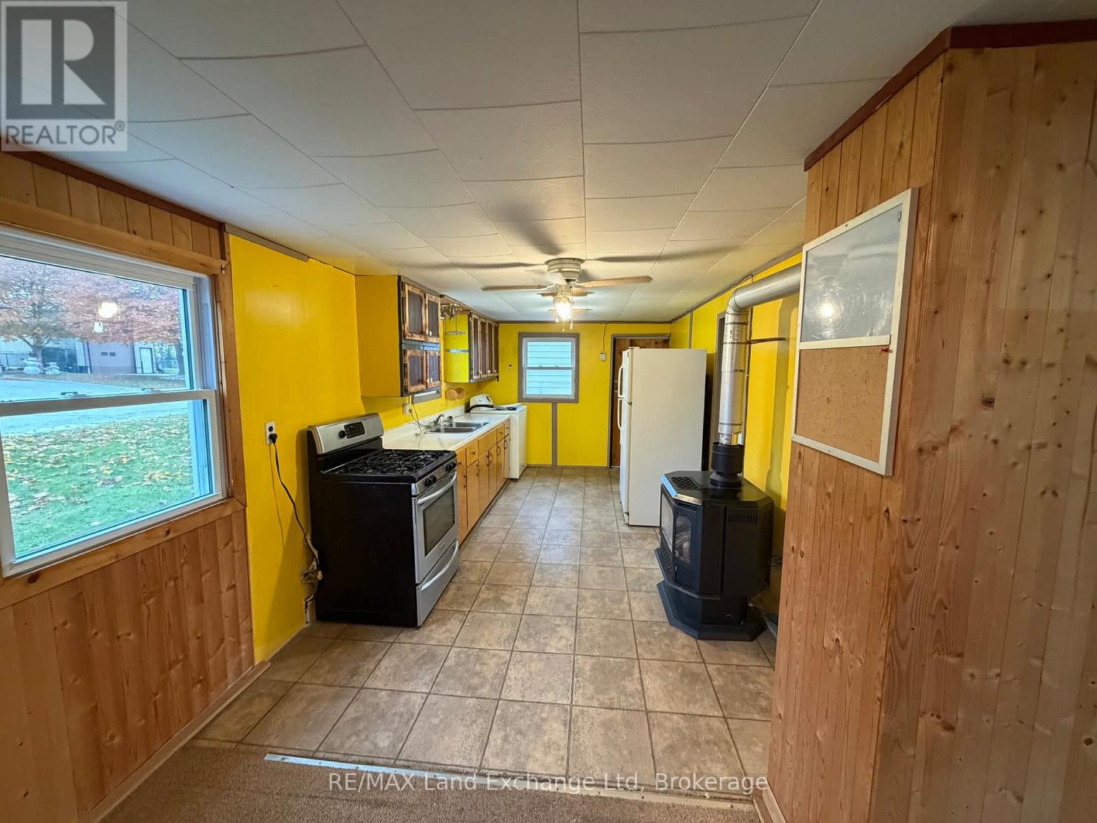 178 James Street, Central Huron, Ontario N0M 1L0 - Photo 7 - X12551020